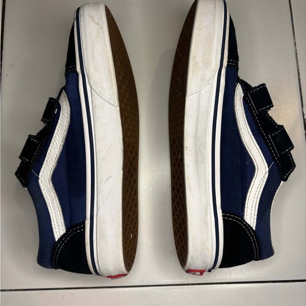 Vans - Picture 6 of 7